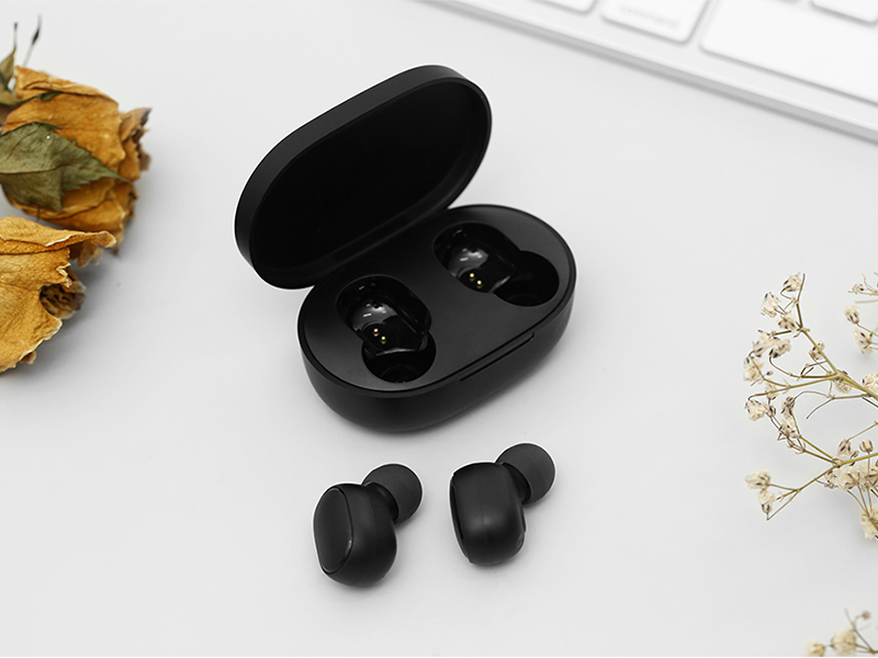 Hình thật tai nghe Bluetooth True Wireless Xiaomi Earbuds Basic 2
